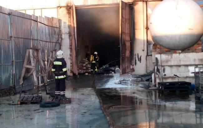 Пожежу на заводі "Росава" ліквідовано