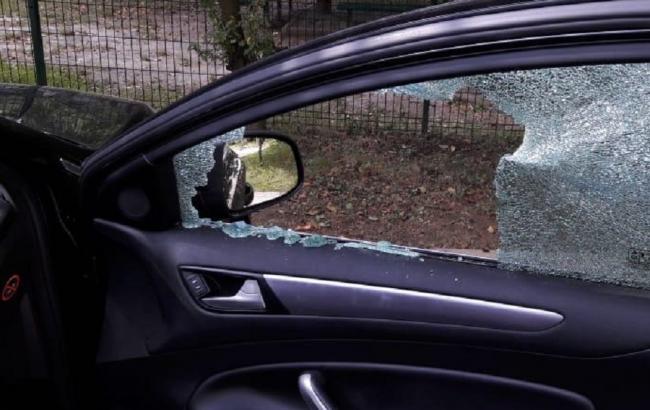 Во Львове бросили гранату в автомобиль крымчанина