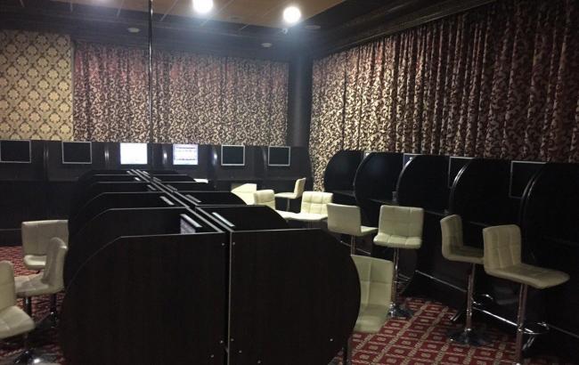 У Львові засудили 21 людину за організацію діяльності мережі гральних закладів