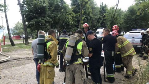 Поліція відкрила провадження за фактом пожежі на хімпідприємстві під Львовом