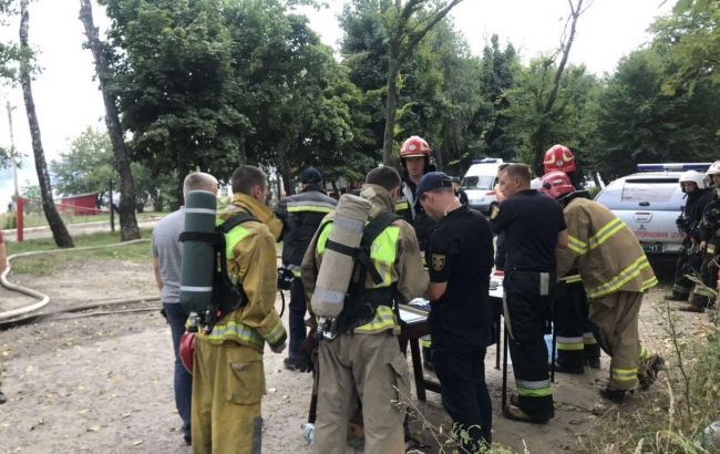 Поліція відкрила провадження за фактом пожежі на хімпідприємстві під Львовом