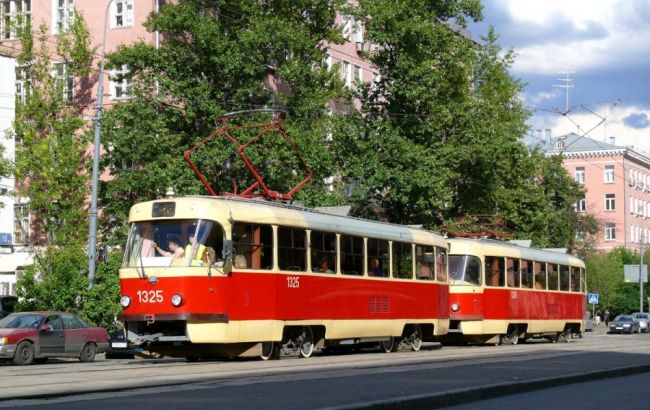В Киеве трамвай наехал на человека