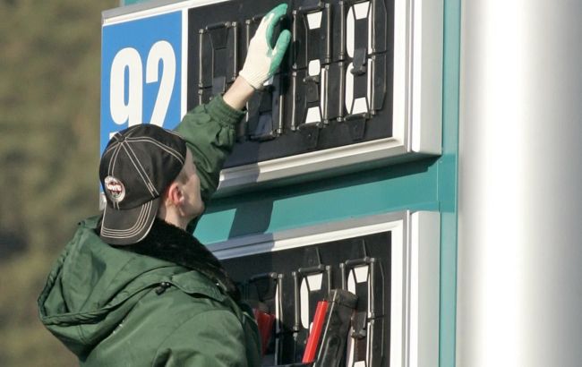 Ціни на АЗС в Києві 27 серпня незначно знизилися