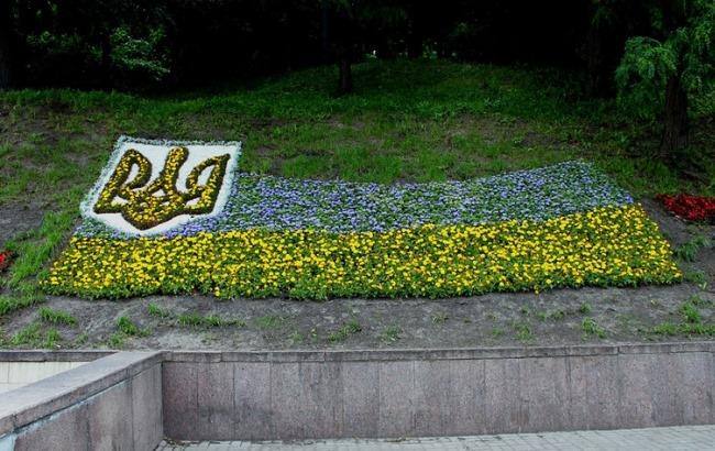 "Киеву цветущим быть": столицу украсят креативными клумбами