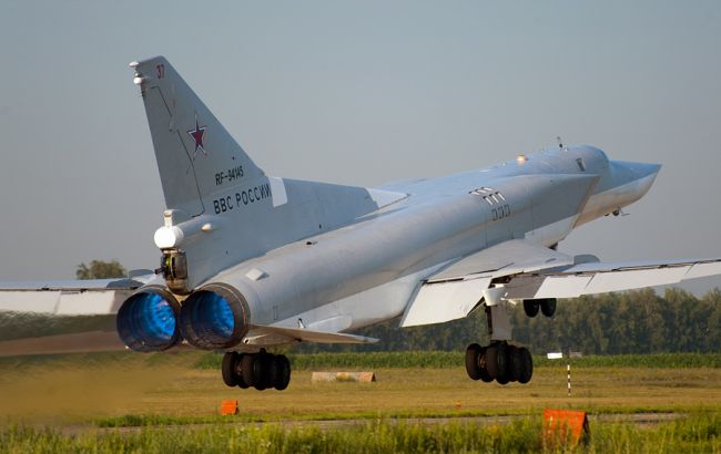 РФ перекине в Крим ескадрилью бомбардувальників Ту-22