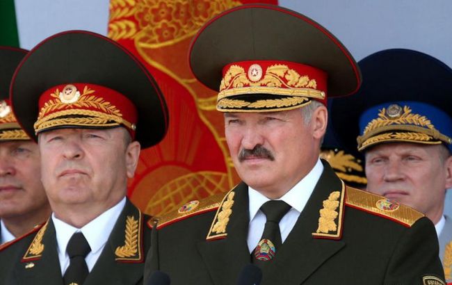 Лукашенко заявив про намір посилити військову міць Білорусі