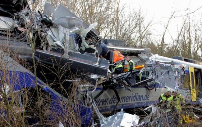 МИД: украинцы не пострадали в результате столкновения поездов в Германии