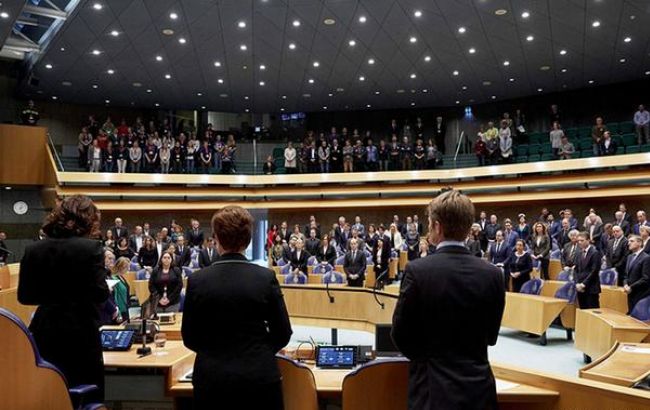 Парламент Нидерландов отверг инициативу референдума о выходе из ЕС
