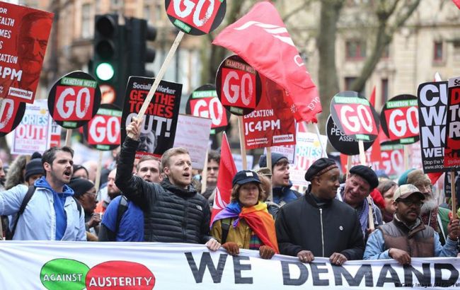 В Лондоне десятки тысяч человек протестовали против политики правительства Кэмерона