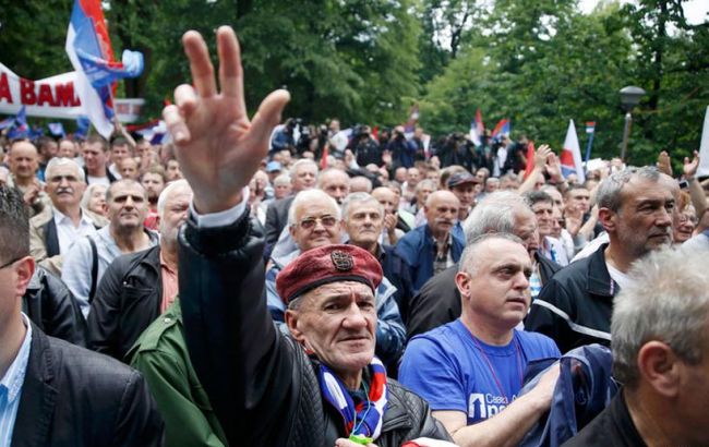 Тысячи сербов вышли на демонстрации в Боснии и Герцеговине