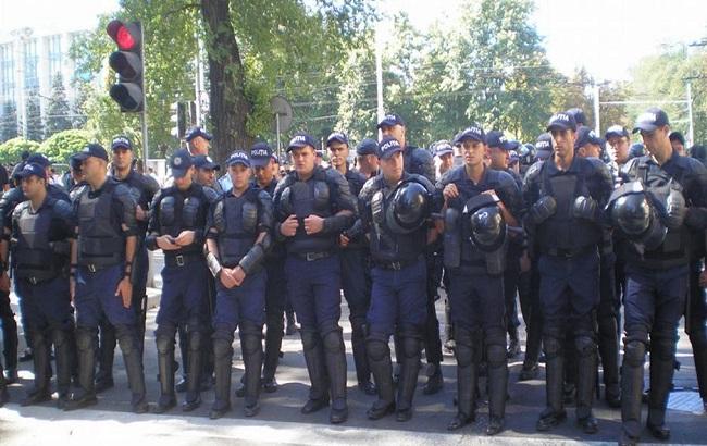 В Молдове полиция применила слезоточивый газ против митинга оппозиции на День независимости