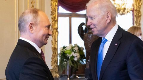 Запобігти нападу РФ. Байден поговорив з Путіним і Зеленським: підсумки