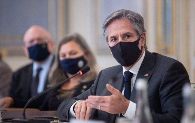 Блинкен заявил Лаврову о готовности защищать интересы США и союзников при угрозе от РФ