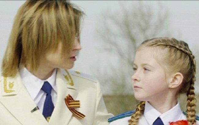 "Прокурор" Поклонская в новом клипе показала свою дочь