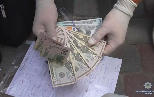 У Чернівецькому коледжі затримали на хабарі завідувача кафедри