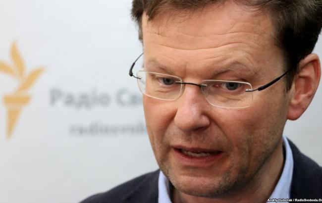 Боровик може продовжити роботу в Кабміні на іншій посаді, - Яценюк