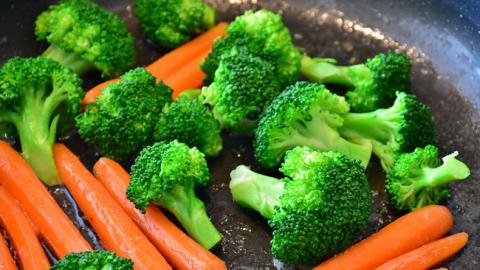 Три порції в день: дієтологи дали рецепт довгого і активного життя