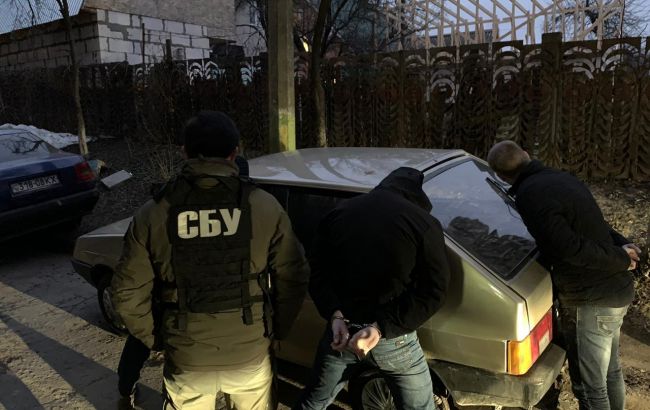 ГБР в Киевской области задержала полицейского на взятке