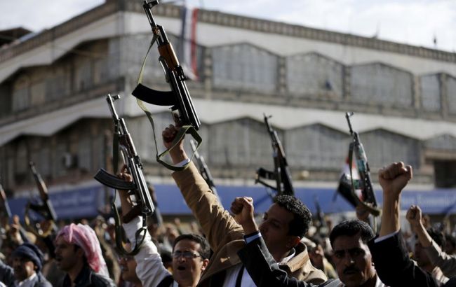 Йеменские повстанцы оставили дворец Президента после авианалетов