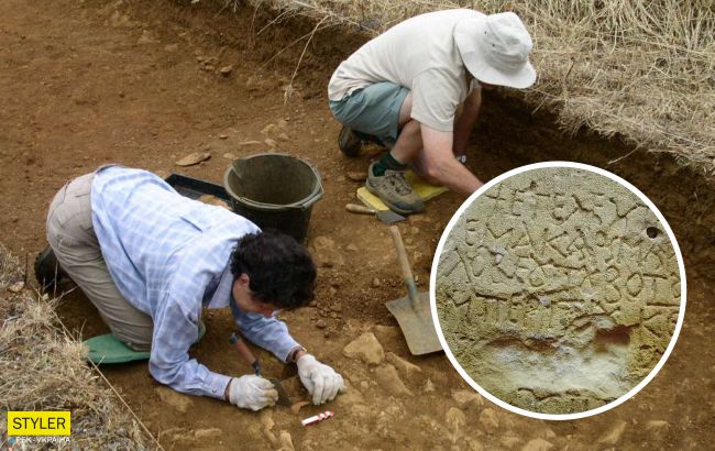 Археологи в Израиле случайно обнаружили уникальную плиту Девы Марии