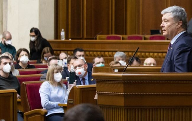 Порошенко: через год после выборов президента нужно спасать Украину от дефолта