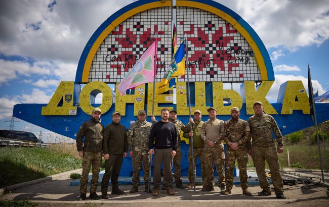 Зеленский приехал в Донецкую область и проверил строительство фортификаций