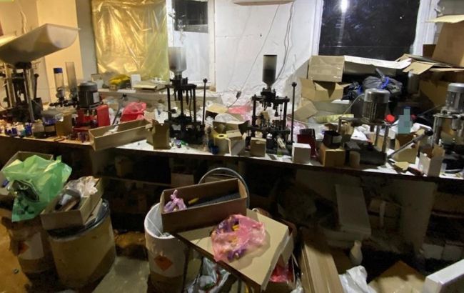 У Києві блокували незаконне виробництво патронів для зброї