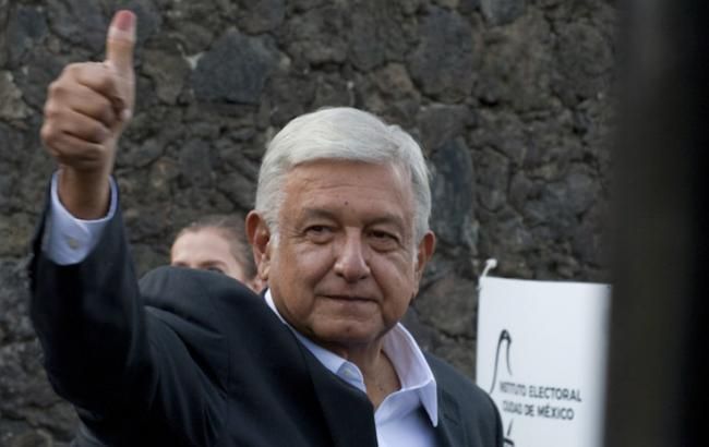 Мексика предложила организовать переговоры между Мадуро и Гуайдо