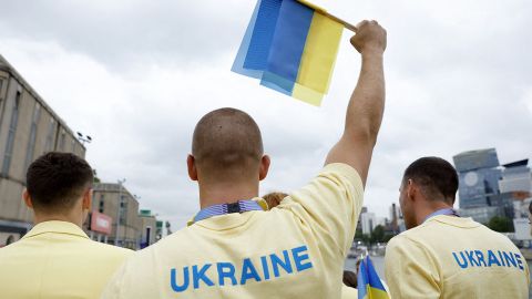 Скільки спортсменів виїхало за кордон і не повернулося додому