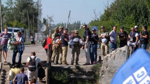 Боевики снова сорвали ремонт моста в Станице Луганской