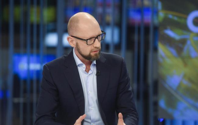 Яценюк: остановка "Северного потока-2" должна осуществляться через очень жесткое давление