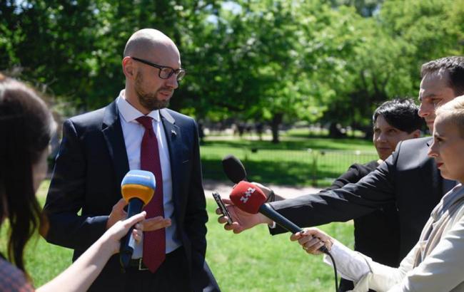 Яценюк у Вашингтоні закликав змусити РФ відновити територіальну цілісність України