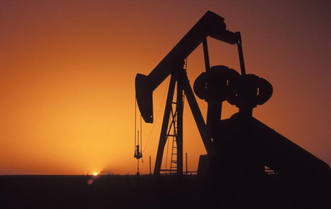Цена нефти Brent упала ниже 57 долл