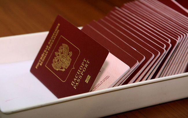 В РФ предложили второй загранпаспорт для посещения стран, которые "не дружат"