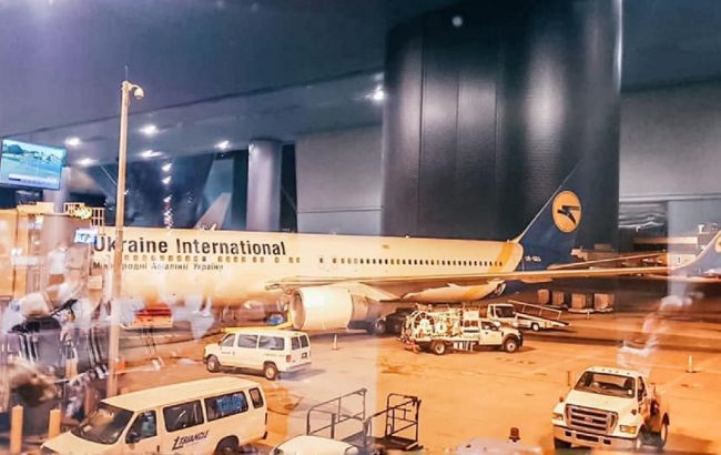 Зі США відправили дев'ятий спецрейс з українцями