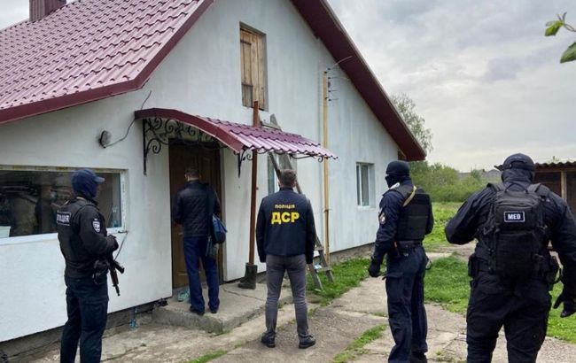 У Волинській області пройшли масові обшуки у справі про вирубку лісу