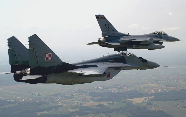 Польща піднімала військові літаки через російську ракетну атаку по Україні