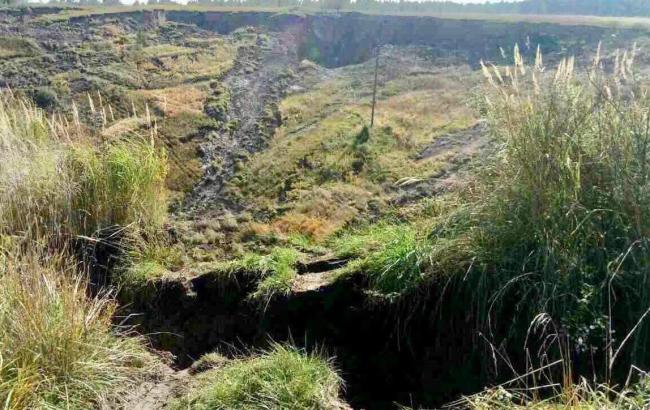 У Львівській області стався обвал карстової породи діаметром 200 метрів