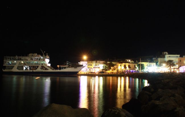 У Греції за контрабанду сигарет затримали вантажне судно з українцями