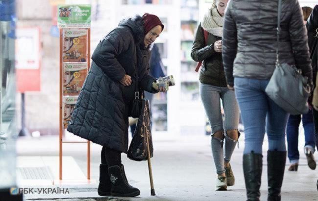 Уровень бедности вырастет, зарплата снизится: украинцев шокировали прогнозом