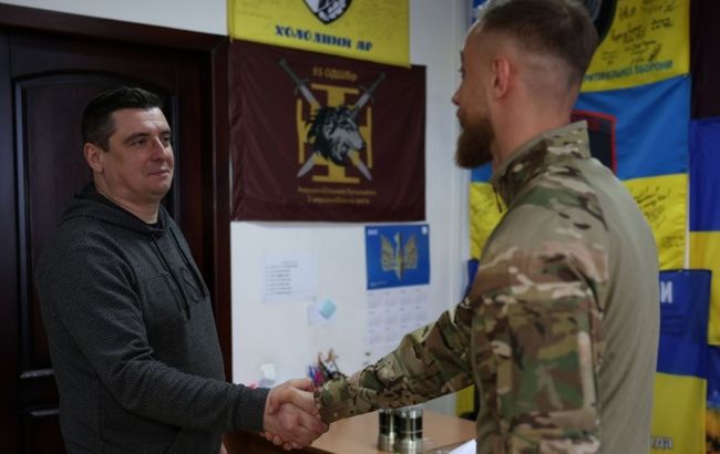 Від амуніції до реабілітації. В "Інтерпайпі" Пінчука розповіли про підтримку працівників у війську
