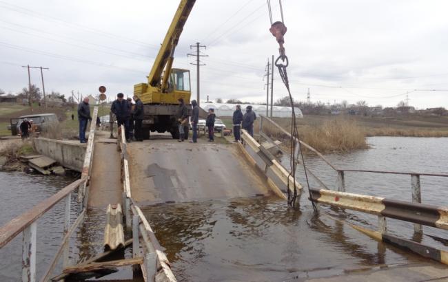 Под Николаевом возобновили движение по понтонному мосту