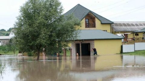 Паводки в Чернівецькій області: рівень води знизився майже на два метри