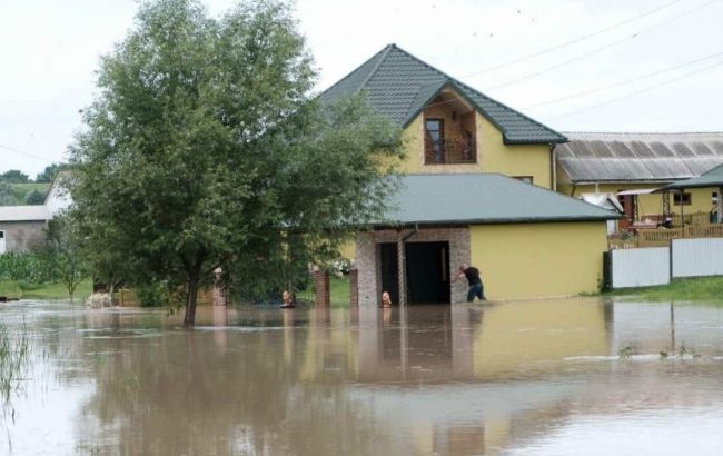 Паводки в Чернівецькій області: рівень води знизився майже на два метри