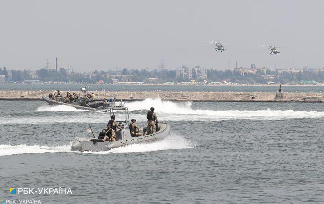 В США перевернулась лодка с десятками людей, для поисков привлекли катера и авиацию