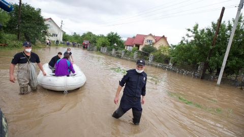На заході підтоплено понад 10 лікарень з хворим на коронавірус
