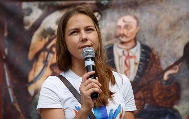 "Будете воевать с женщиной": сестре Савченко порезали колеса автомобиля (видео)