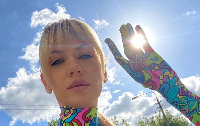 Як зробити губи пухкими без уколів: б'юті-лайфхак від Лесі Нікітюк (відео)