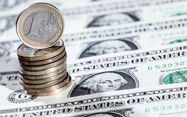 В России биржевой курс доллара достиг 74 рублей, евро - 91 рубля