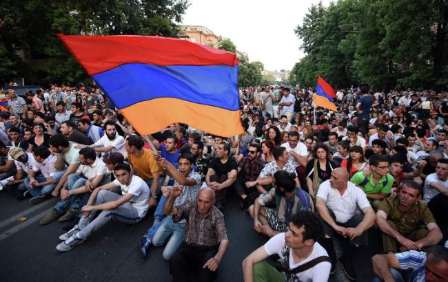 В Ереване активисты отказались от встречи с Президентом, полиция стягивает дополнительные силы